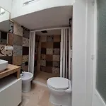 Petrakis House * أوستوني