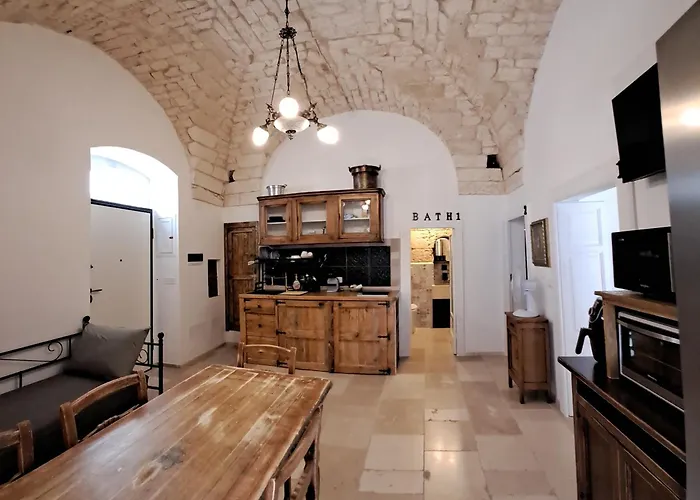 Konukevi Petrakis House